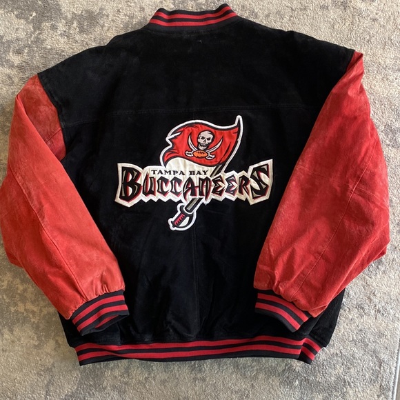 Tampa Bay Buccaneers bomber jacket - Picture 2 of 5